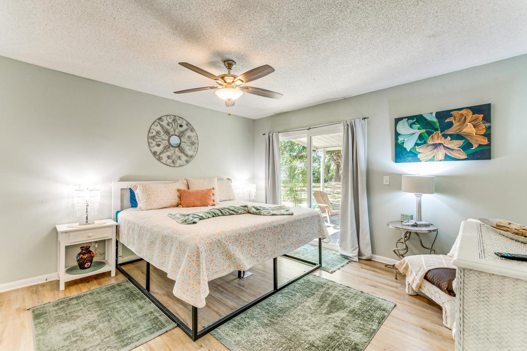 Fort Walton Coastal Retreat With Yard Walk To Beach Форт Уолтън Бийч Екстериор снимка