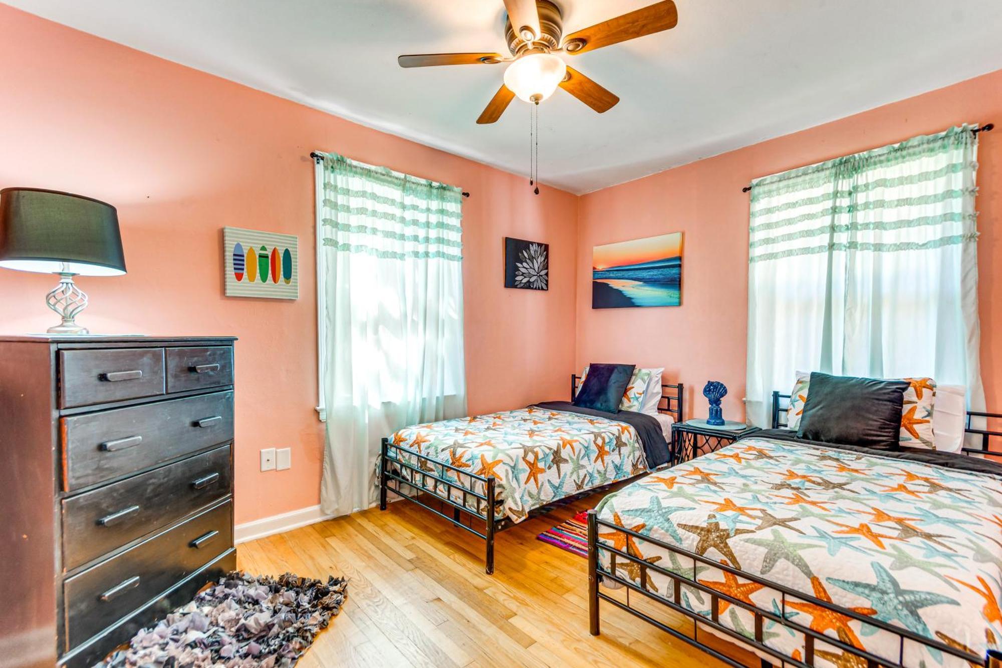 Fort Walton Coastal Retreat With Yard Walk To Beach Форт Уолтън Бийч Екстериор снимка