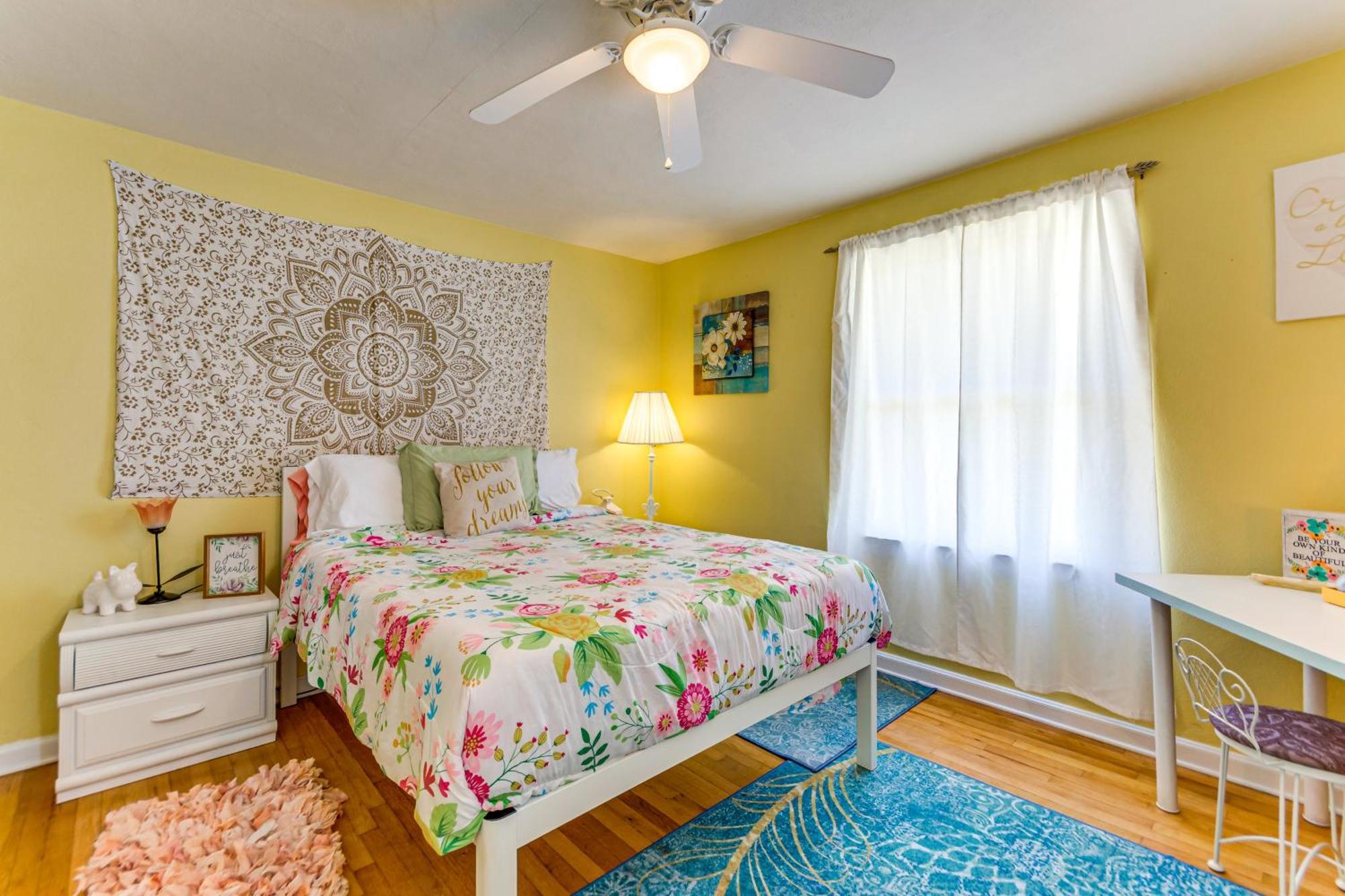 Fort Walton Coastal Retreat With Yard Walk To Beach Форт Уолтън Бийч Екстериор снимка