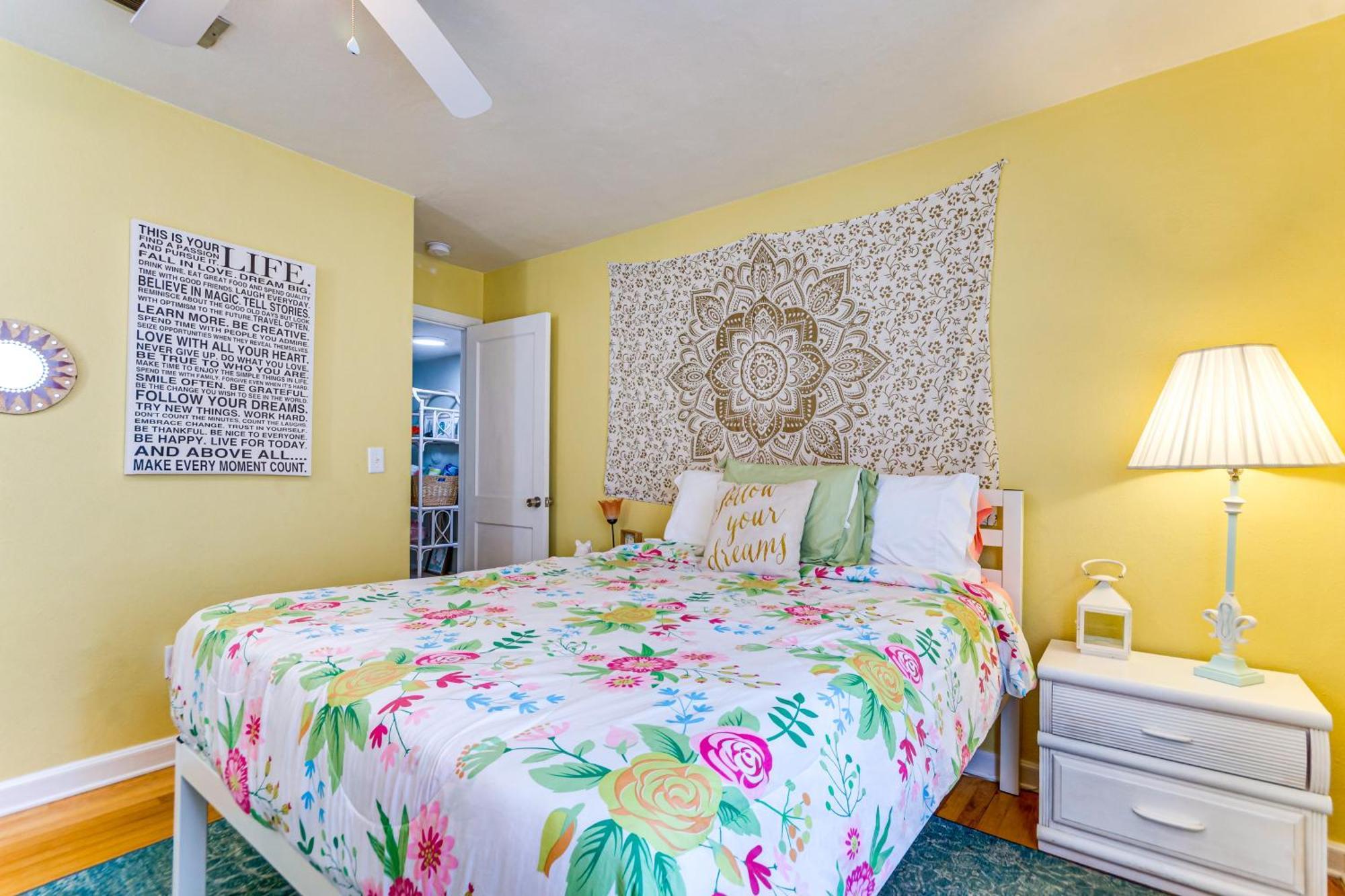 Fort Walton Coastal Retreat With Yard Walk To Beach Форт Уолтън Бийч Екстериор снимка