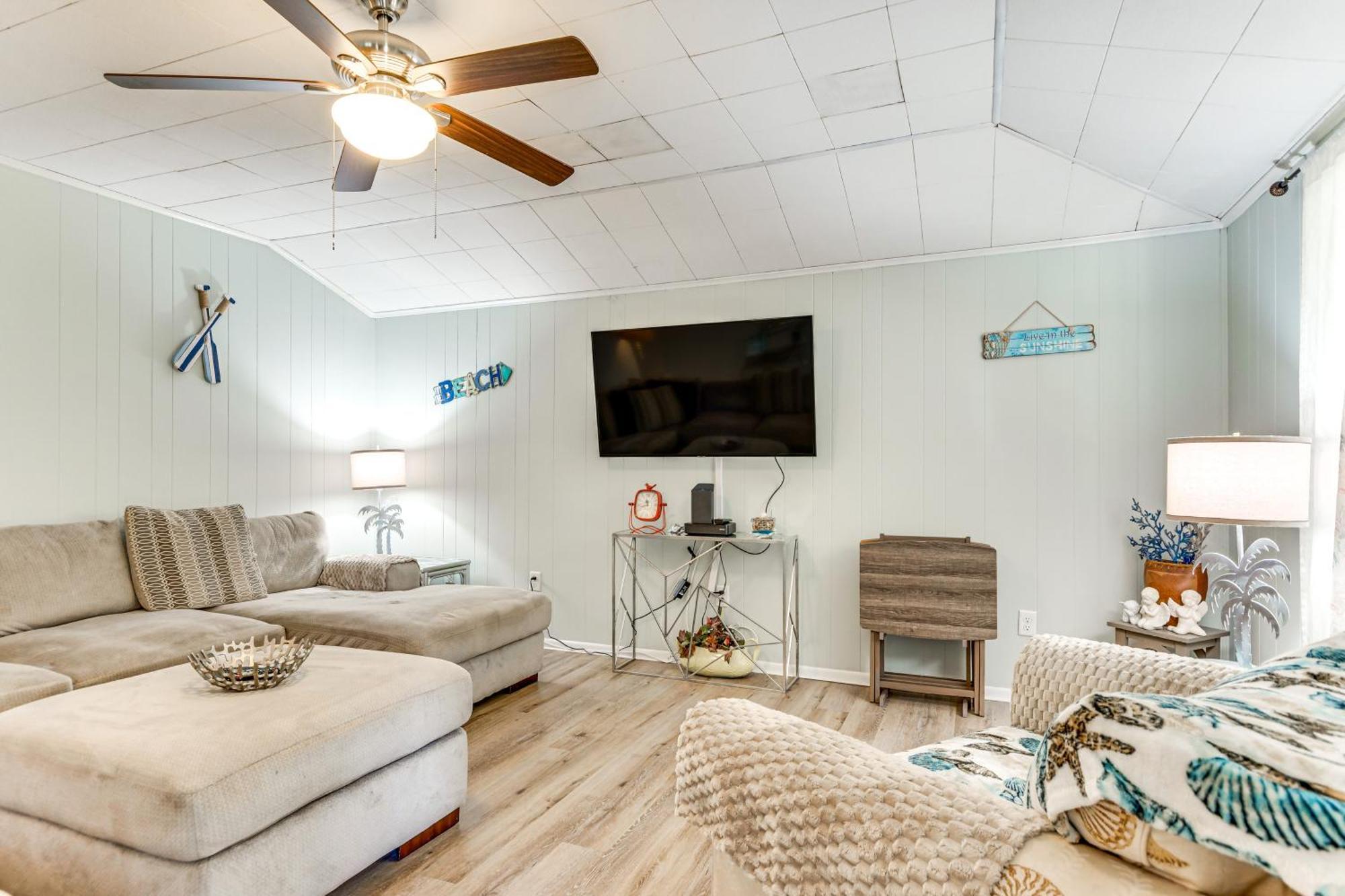 Fort Walton Coastal Retreat With Yard Walk To Beach Форт Уолтън Бийч Екстериор снимка