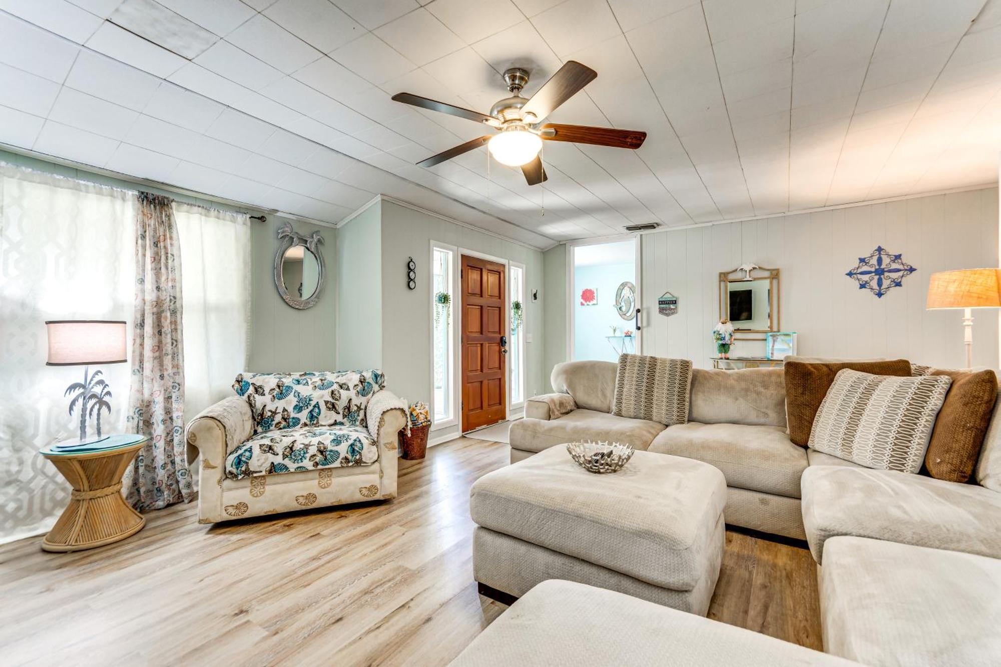 Fort Walton Coastal Retreat With Yard Walk To Beach Форт Уолтън Бийч Екстериор снимка