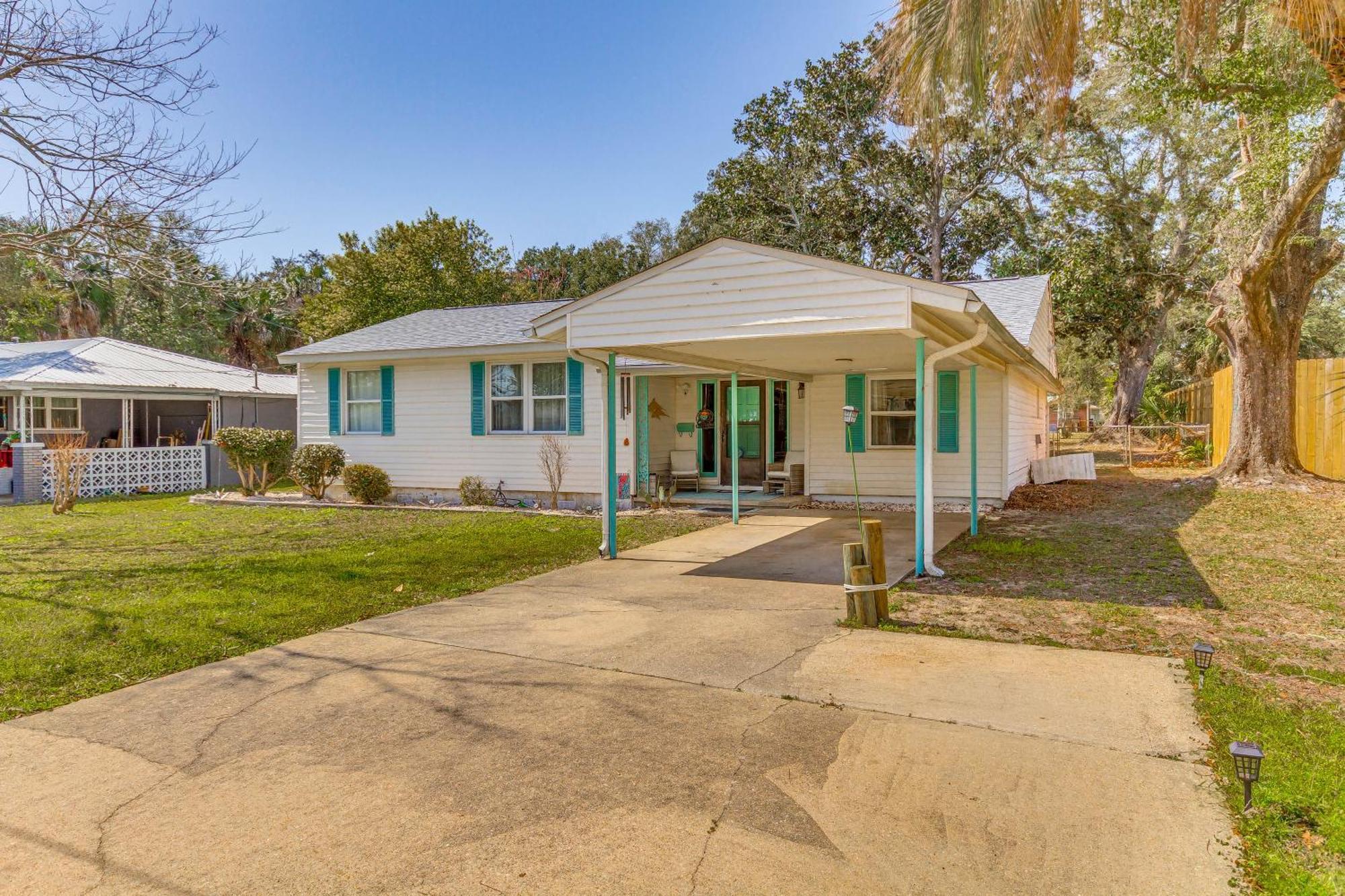 Fort Walton Coastal Retreat With Yard Walk To Beach Форт Уолтън Бийч Екстериор снимка